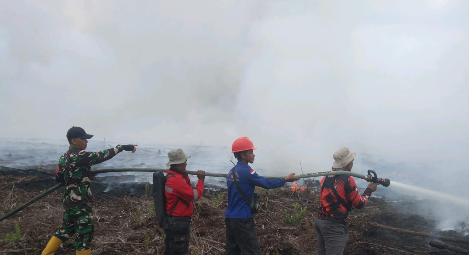 Kodam XIX Tuanku Tambusai Bersama Tim Gabungan Hadapi Karhutla di Hutan GSK Bengkalis