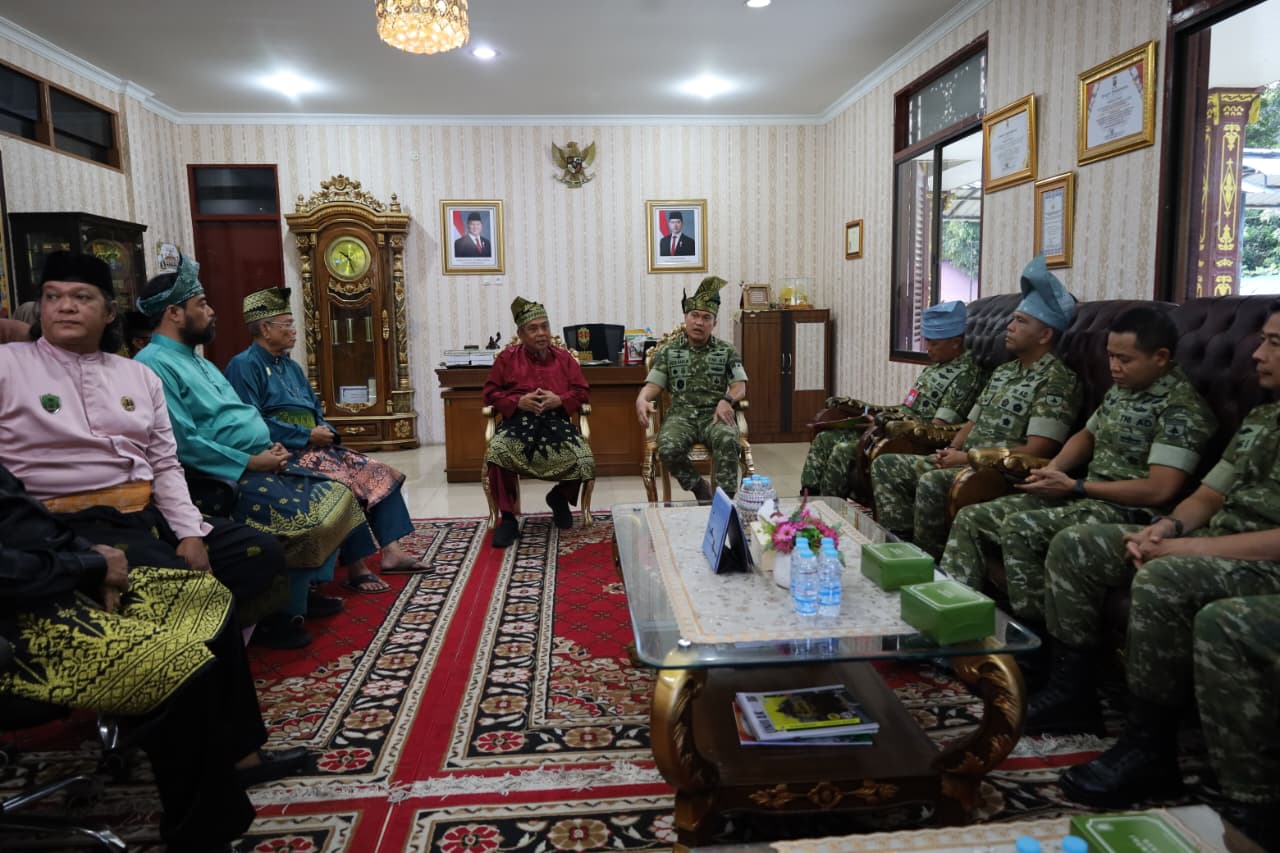 HUT ke-81 TNI Jadi Momentum Persatuan, Pangdam XIX/Tuanku Tambusai Jalin Silaturahmi dengan Tokoh Agama dan Adat