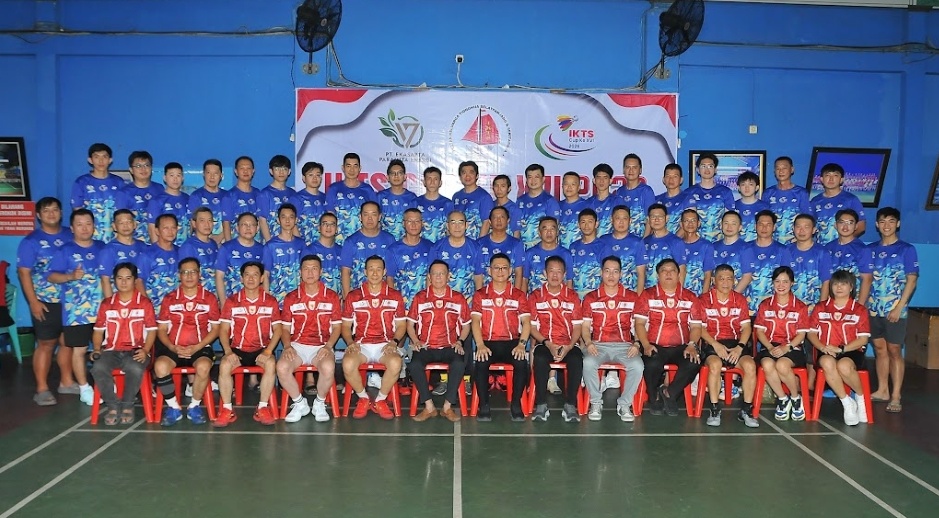 Digelar Dua Hari, Turnamen Badminton IKTS CUP XVI Pekanbaru Berlangsung Sengit dan Sportif
