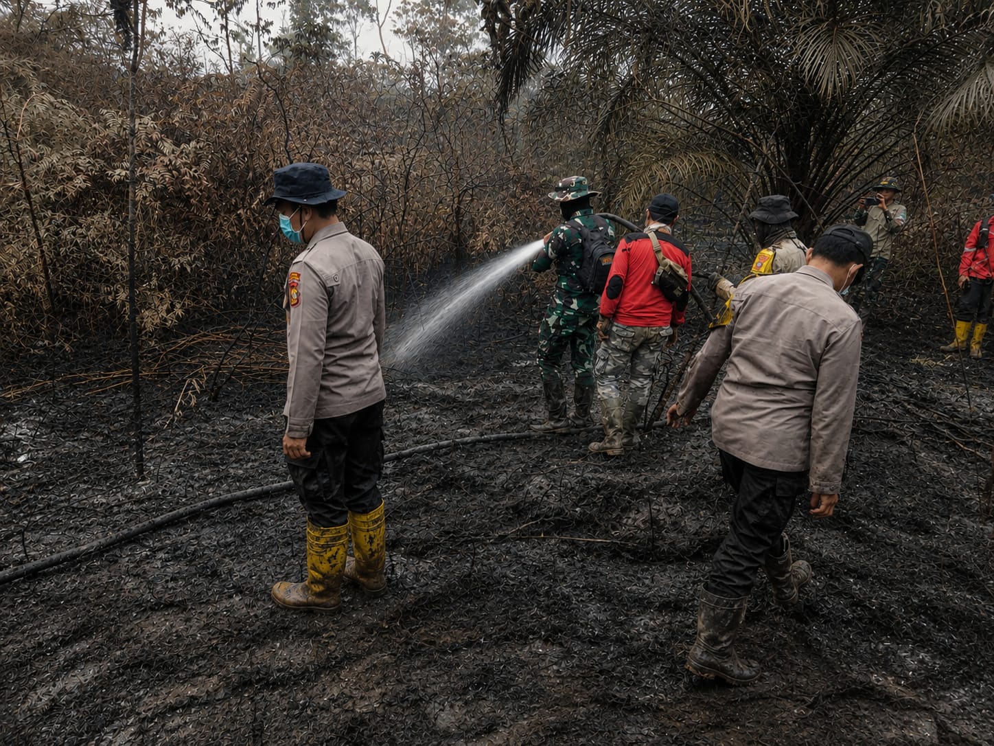 Karhutla Bakar 2 Hektare Lahan, Kodam XIX Tuanku Tambusai Perkuat Pemadaman